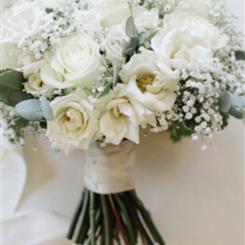 Akito brides bouquet